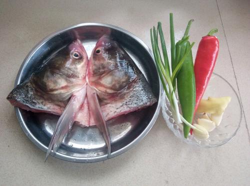 干鍋魚頭的做法