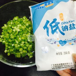 苦瓜煎雞蛋的做法步驟:2