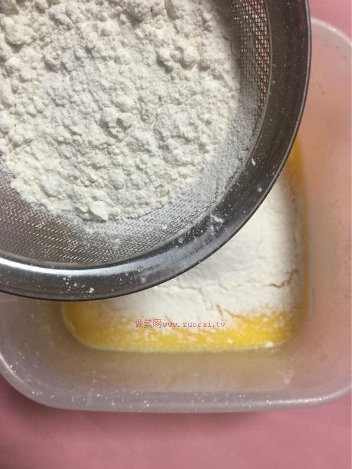 拉花戚風(fēng)蛋糕的做法