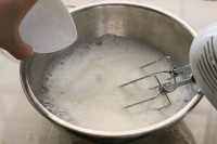 雙色燙面戚風(fēng)蛋糕的做法步驟9