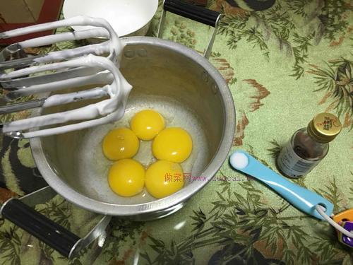 跟我學(xué)做戚風(fēng)蛋糕8寸的做法