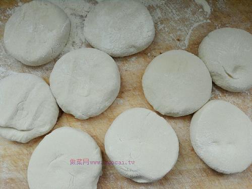 卞蘿卜大餡蒸餃的做法