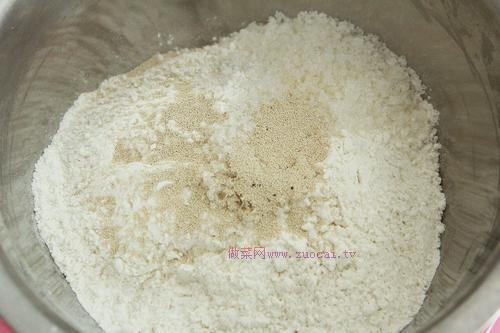 黑椒火腿腸面包的做法