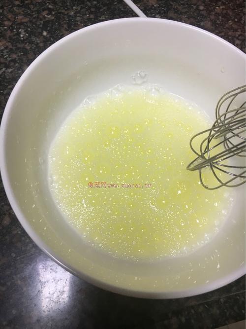 八寸戚風(fēng)蛋糕的做法