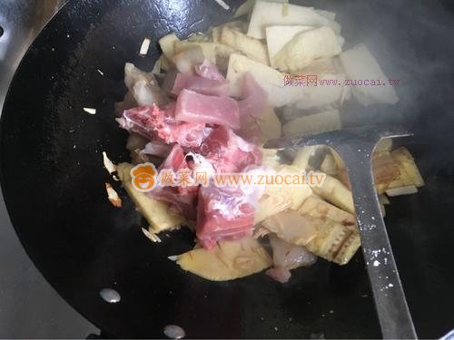 冬筍腌菜火鍋的做法