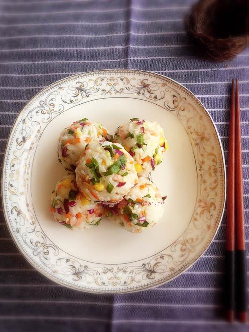 繽紛飯團(tuán)的做法