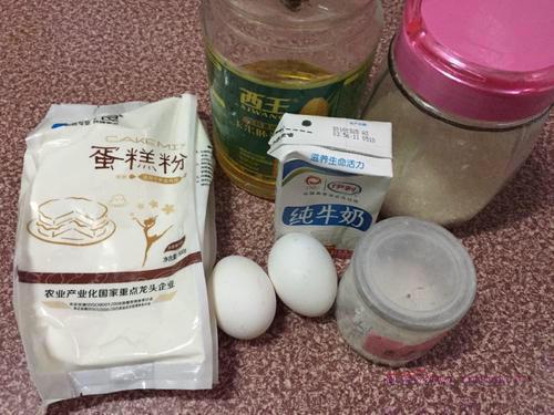 六寸戚風(fēng)蛋糕的做法