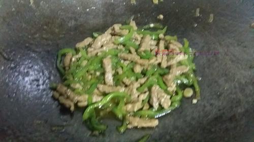 尖椒肉絲鹵手搟面的做法