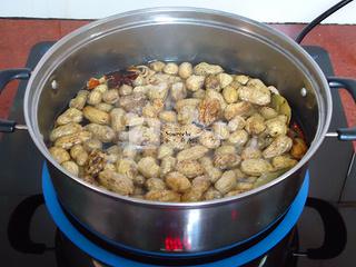 五香水煮花生的做法步驟:3