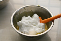 雙色燙面戚風(fēng)蛋糕的做法步驟11