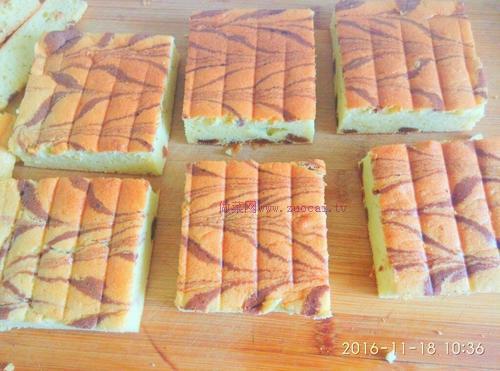 千葉紋草莓夾心蛋糕的做法