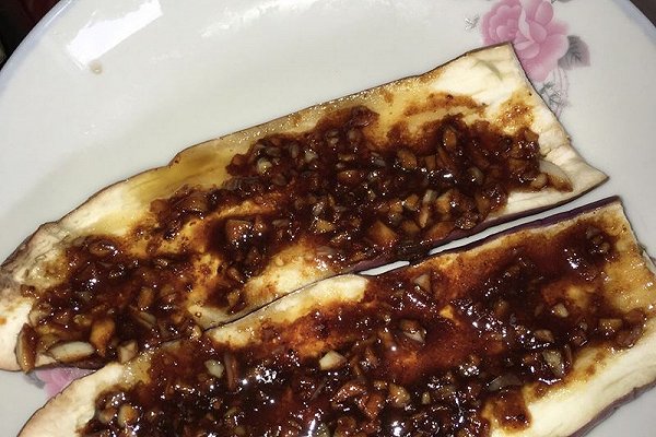 簡(jiǎn)單烤茄子的做法