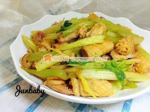 西芹炒魷魚(yú)的做法