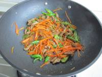 胡蘿卜粉條炒羊肉的做法步驟11