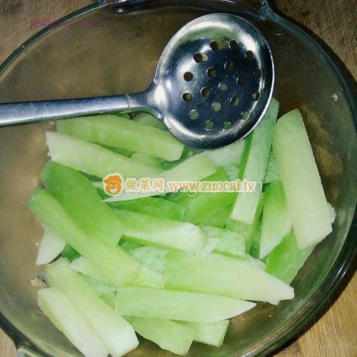 橙汁蘿卜條的做法