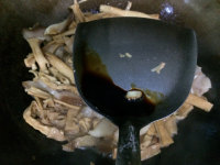 筍干燜鹵豬頭皮的做法步驟9