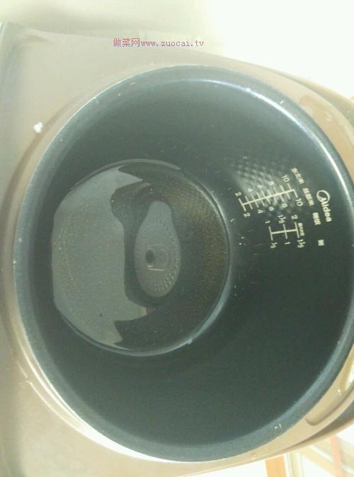 電飯煲版可可戚風(fēng)蛋糕的做法