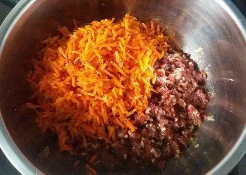 牛肉胡蘿卜餃子的做法