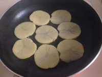 臘肉干鍋土豆片的做法步驟7