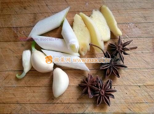 白蘿卜燉大骨頭的做法