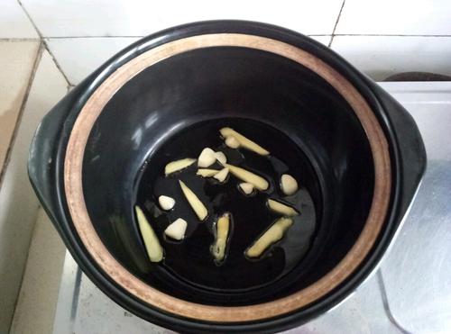 干鍋魚頭的做法