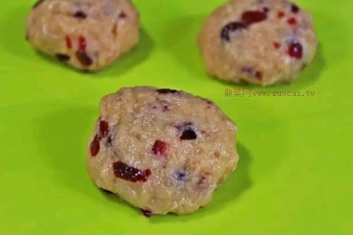 來(lái)一口糯香的蔓越莓牛角包香到整個(gè)人都融化了的做法