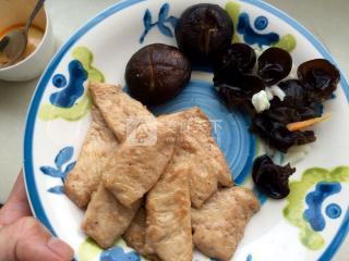 菠菜香菇雞湯米粉的做法步驟:20