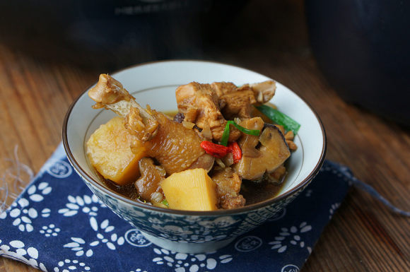 香菇土豆?fàn)F雞