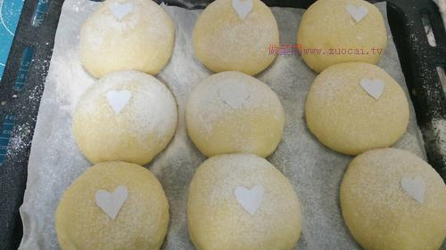 愛(ài)心玉米小面包的做法