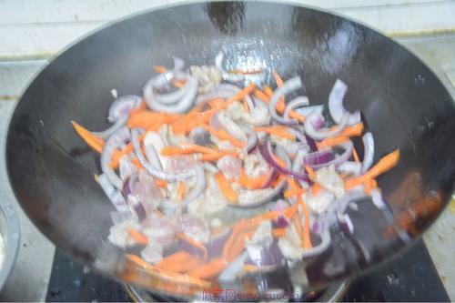 青菜肉絲炒面的做法