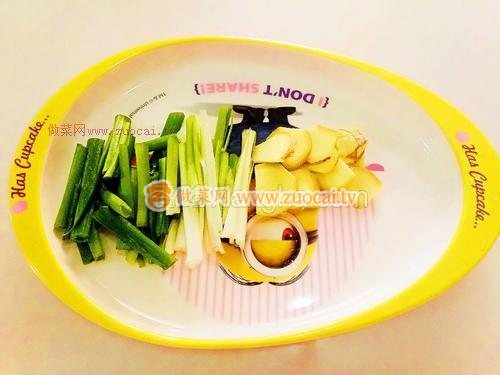 鯽魚(yú)豆腐海鮮菇湯的做法