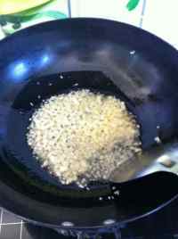 干煸酸辣藕片的做法步驟5