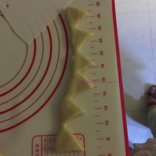 太陽(yáng)花早餐面包圈的做法