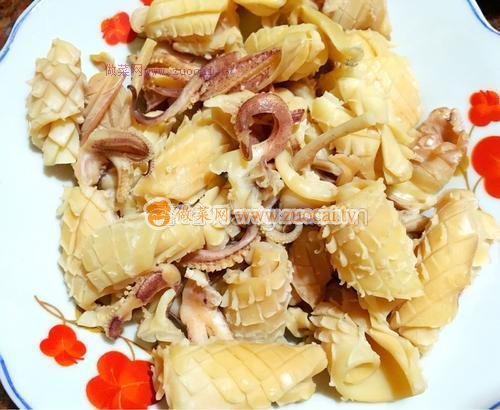 西芹炒魷魚(yú)的做法