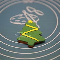 預(yù)熱圣誕姜餅嘍!糖霜和翻糖造型一次教你三款的做法圖解23