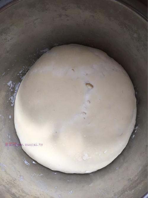 牛肉粒洋蔥披薩的做法