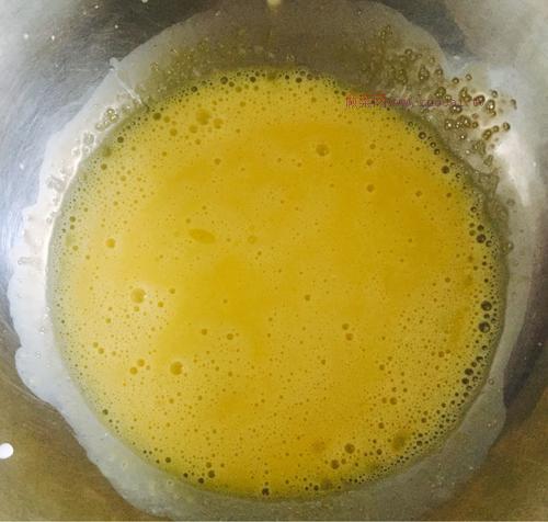 六寸酸奶戚風(fēng)蛋糕的做法