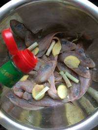 炸酥香小魚(yú)的做法步驟4