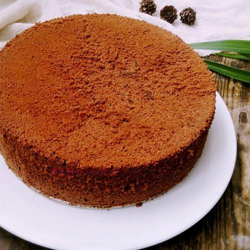 八寸巧克力戚風(fēng)蛋糕的做法