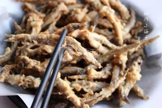 酥炸小海魚(yú)的做法步驟：10