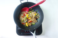 六招炒出足可舔盤(pán)的【彩椒扇貝丁炒米粉】的做法步驟11