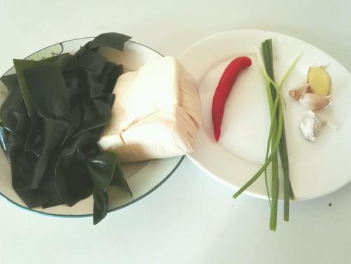 海帶結(jié)燒豆腐的做法