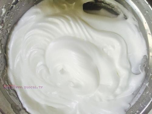 六寸酸奶戚風(fēng)蛋糕的做法