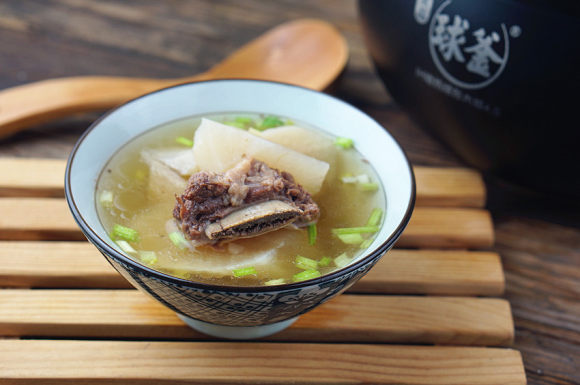 蘿卜牛排骨湯