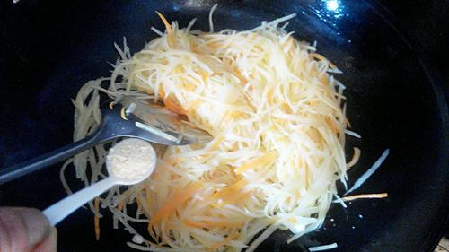 胡蘿卜土豆絲的做法