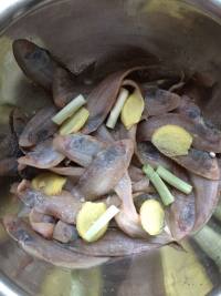 炸酥香小魚(yú)的做法步驟2