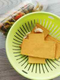 酸辣熏干的做法步驟1