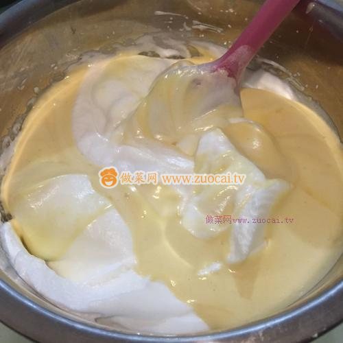 三花淡奶戚風(fēng)蛋糕的做法