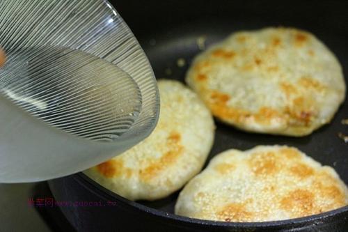 牛肉洋蔥胡蘿卜餡餅的做法