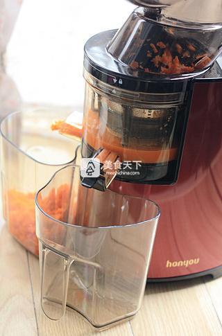 天然色素美食---胡蘿卜飯團的做法步驟:2